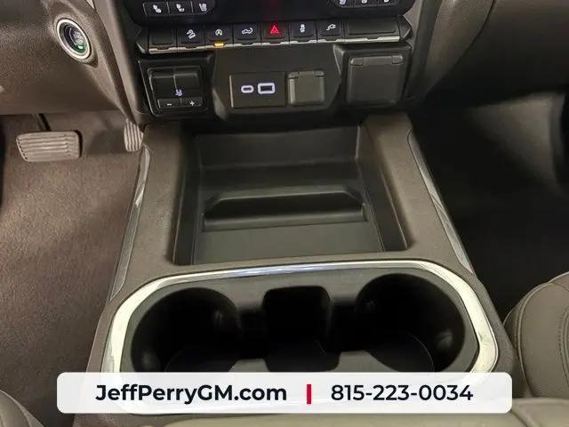 2021 GMC Sierra 1500 4WD Crew Cab Short Box SLT