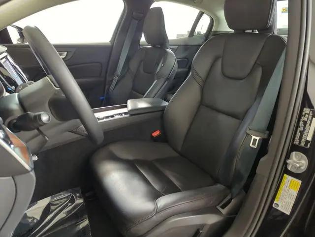 2024 Volvo S60 B5 Plus Dark Theme