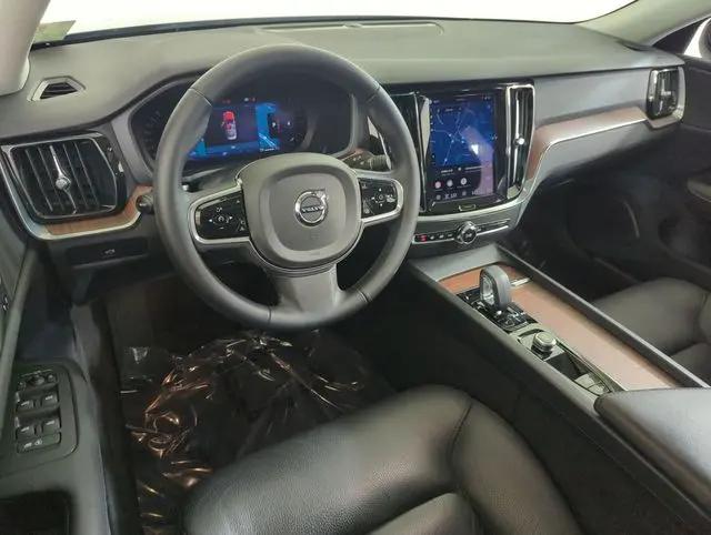 2024 Volvo S60 B5 Plus Dark Theme