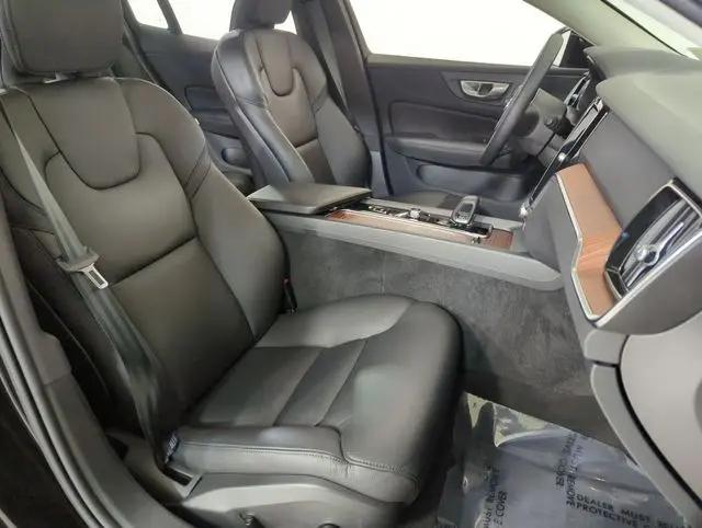 2024 Volvo S60 B5 Plus Dark Theme