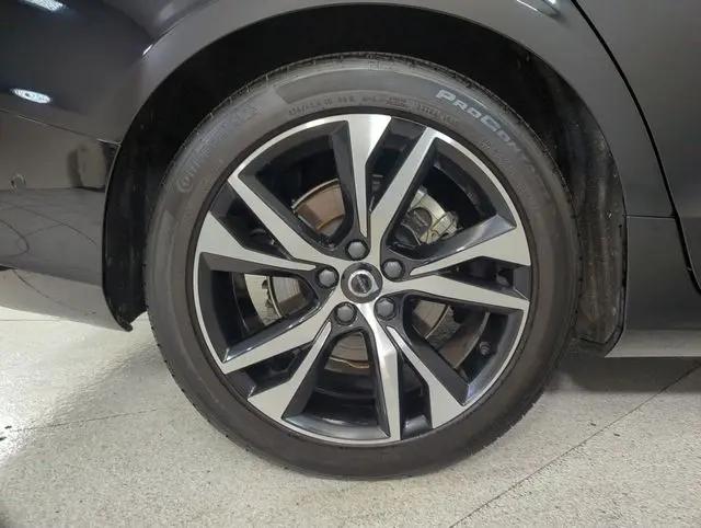 2024 Volvo S60 B5 Plus Dark Theme
