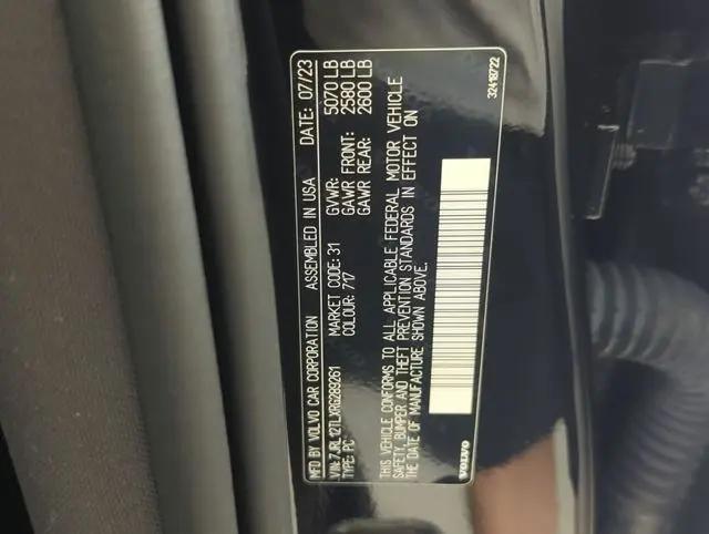 2024 Volvo S60 B5 Plus Dark Theme
