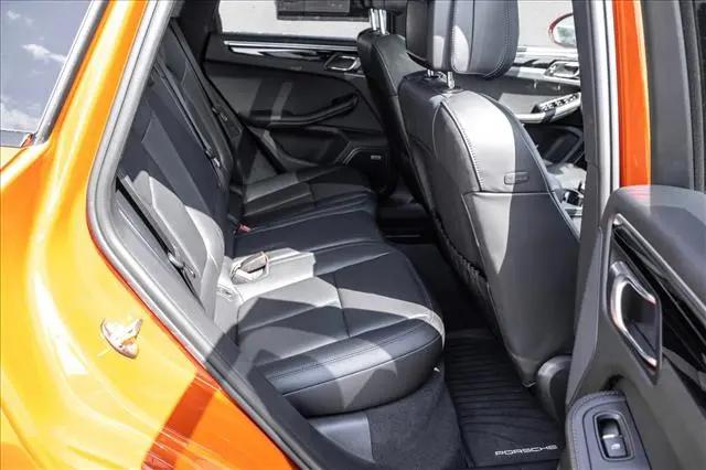 2023 Porsche Macan Macan