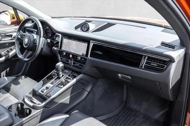 2023 Porsche Macan Macan