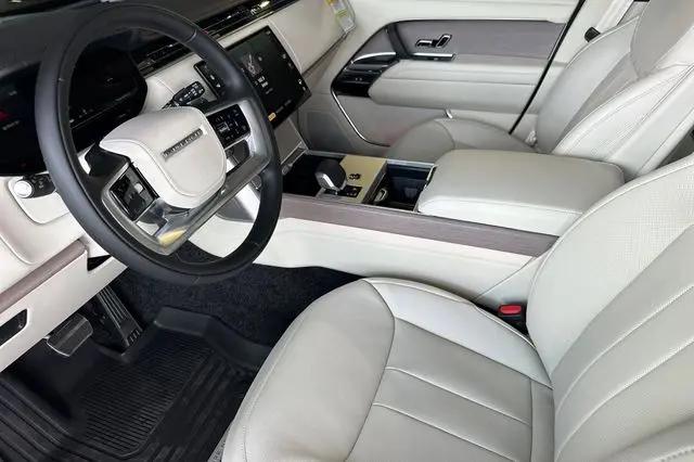 2026 Land Rover Range Rover P400 SE 7 Seat