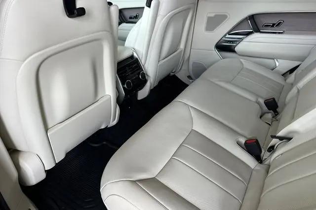 2026 Land Rover Range Rover P400 SE 7 Seat