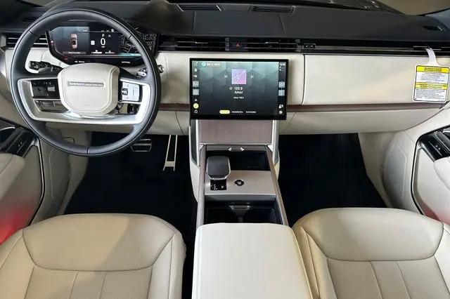 2026 Land Rover Range Rover P400 SE 7 Seat
