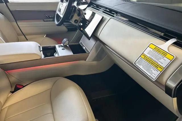 2026 Land Rover Range Rover P400 SE 7 Seat