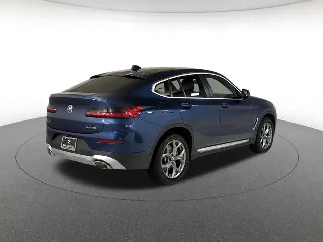 2025 BMW X4 xDrive30i