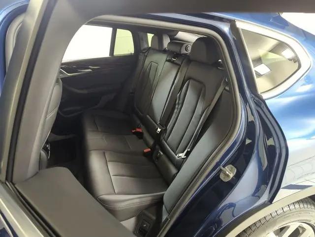 2025 BMW X4 xDrive30i