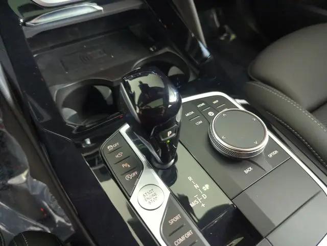 2025 BMW X4 xDrive30i
