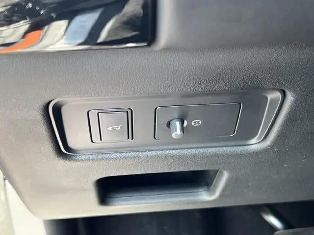 2020 Land Rover Discovery HSE