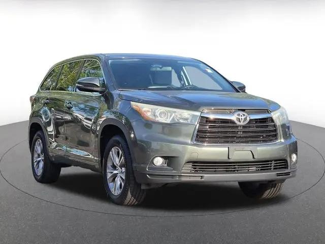 2015 Toyota Highlander LE Plus V6 for sale in Algonquin, IL