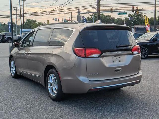 2017 Chrysler Pacifica Touring-L