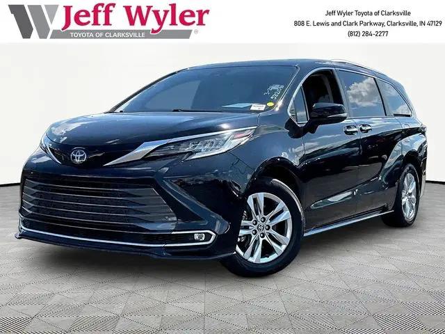 2022 Toyota Sienna Limited for sale in Clarksville, IN
