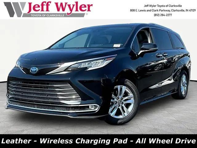 2022 Toyota Sienna Limited for sale in Clarksville, IN