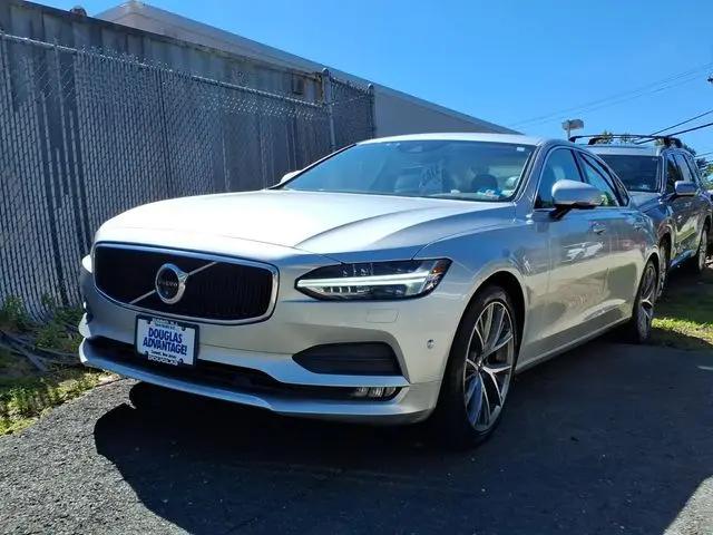 2018 Volvo S90 T5 Momentum