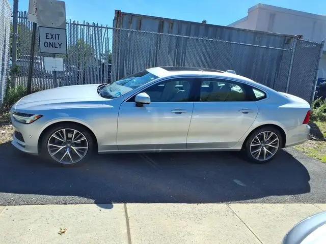 2018 Volvo S90 T5 Momentum
