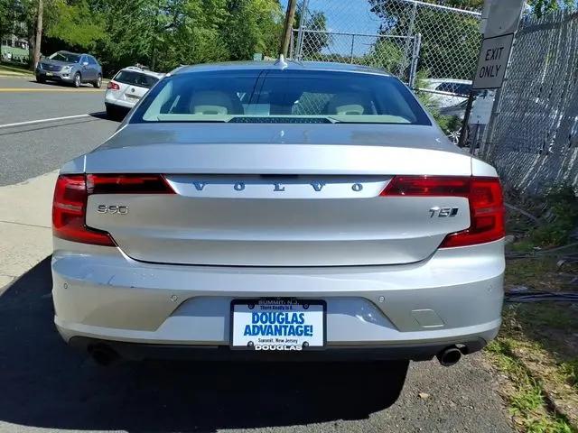 2018 Volvo S90 T5 Momentum