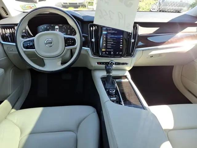 2018 Volvo S90 T5 Momentum