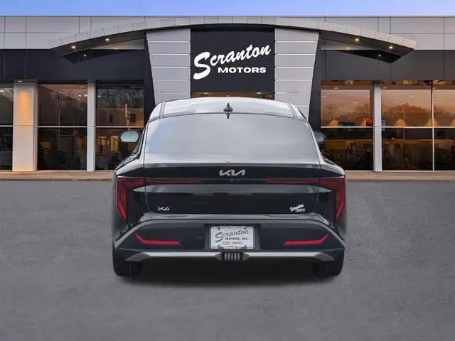 2025 Kia K4 LXS