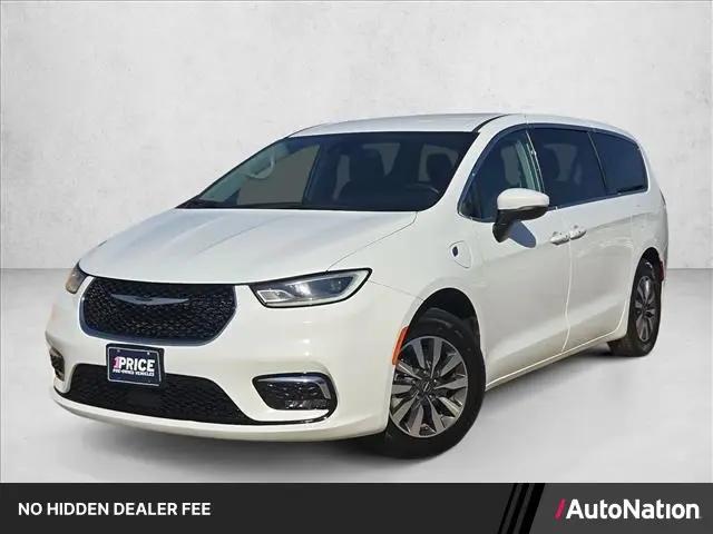 2023 Chrysler Pacifica Hybrid Touring L for sale in North Richland Hills, TX