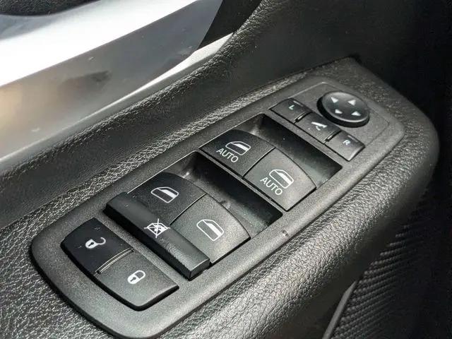 2022 Ram 1500 Big Horn Crew Cab 4x4 57 Box