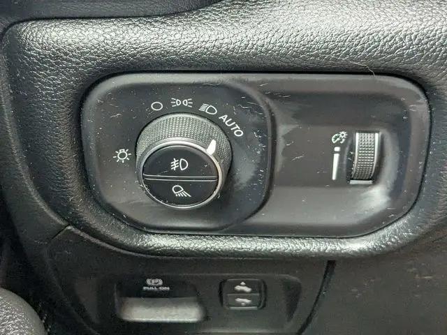 2022 Ram 1500 Big Horn Crew Cab 4x4 57 Box