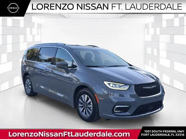 2021 Chrysler Pacifica Hybrid Touring L for sale in Fort Lauderdale, FL