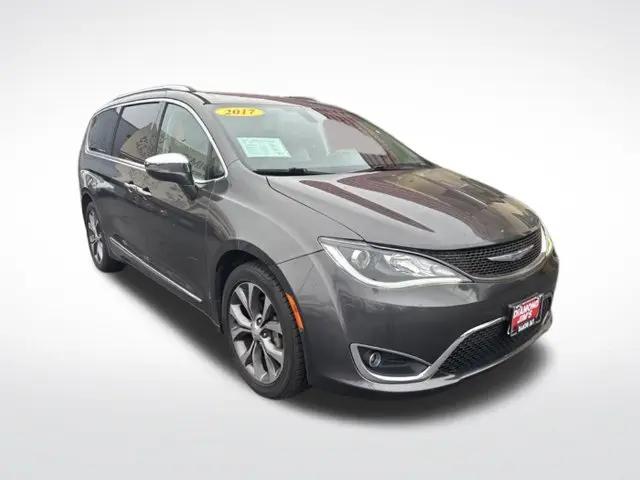 2017 Chrysler Pacifica Limited for sale in West Allis, WI