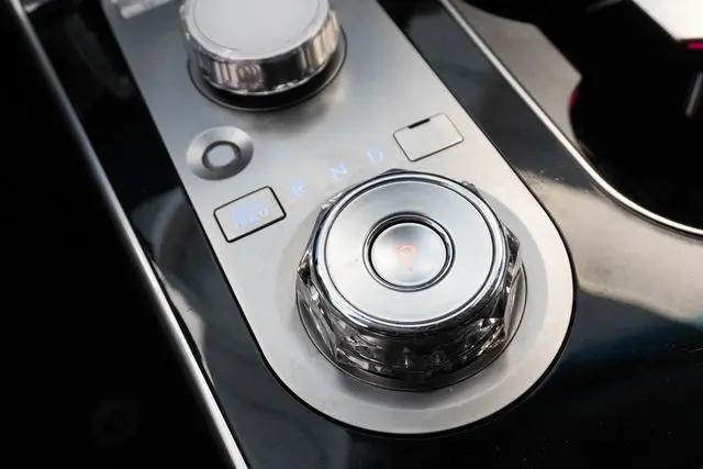 2025 Genesis GV80 2.5T Standard AWD