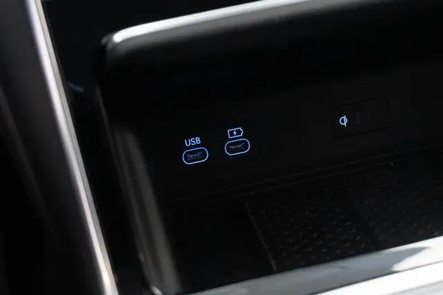 2025 Genesis GV80 2.5T Standard AWD