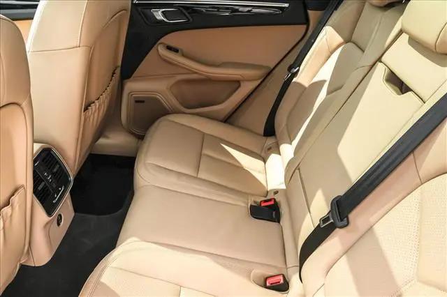 2024 Porsche Macan T