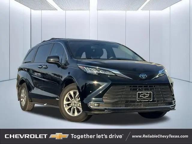 2021 Toyota Sienna XLE for sale in Richardson, TX