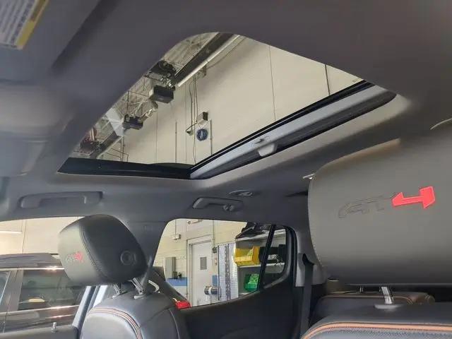 2023 GMC Acadia AWD AT4