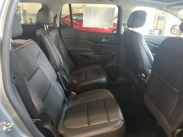 2023 GMC Acadia AWD AT4