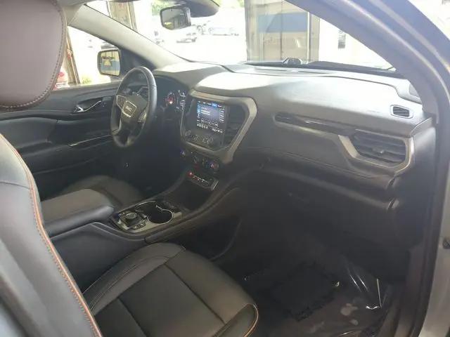 2023 GMC Acadia AWD AT4