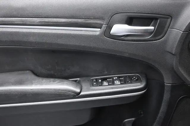 2019 Chrysler 300 Touring