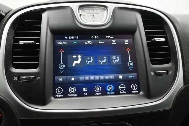 2019 Chrysler 300 Touring