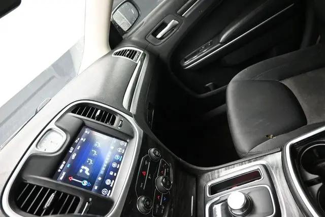 2019 Chrysler 300 Touring