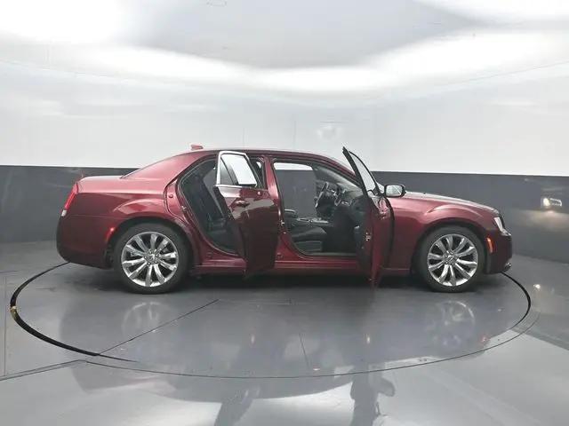 2019 Chrysler 300 Touring