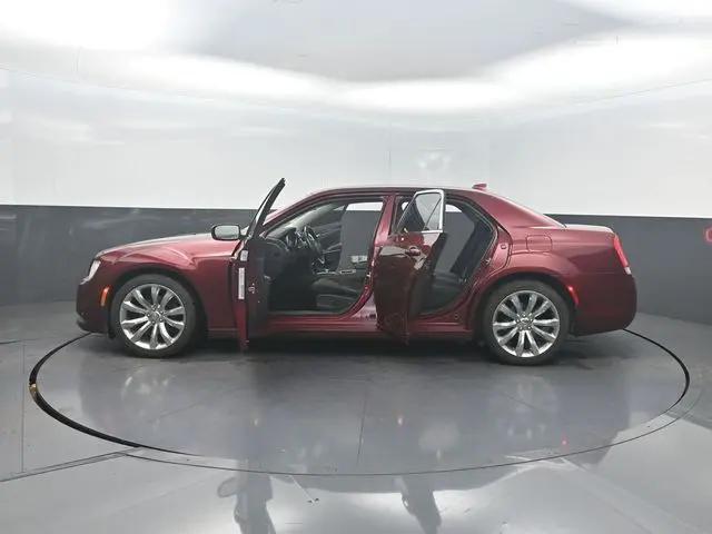 2019 Chrysler 300 Touring
