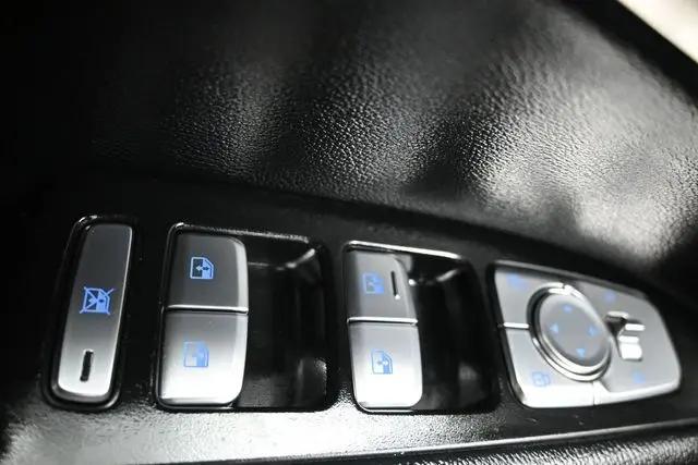 2021 Genesis G70 2.0T RWD