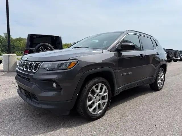 2024 Jeep Compass Latitude Lux FWD