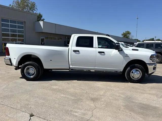 2026 Ram 3500 Tradesman Crew Cab 4x4 8 Box