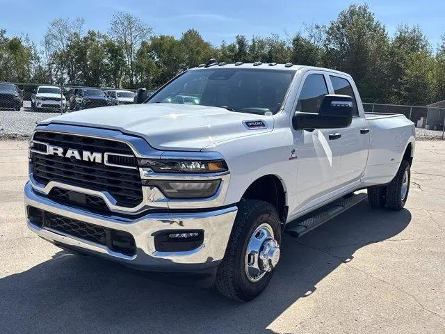 2026 Ram 3500 Tradesman Crew Cab 4x4 8 Box