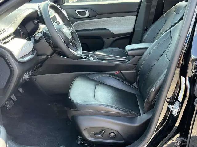 2023 Jeep Compass Latitude Lux FWD