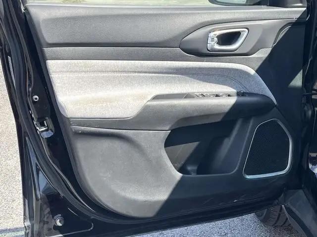 2023 Jeep Compass Latitude Lux FWD