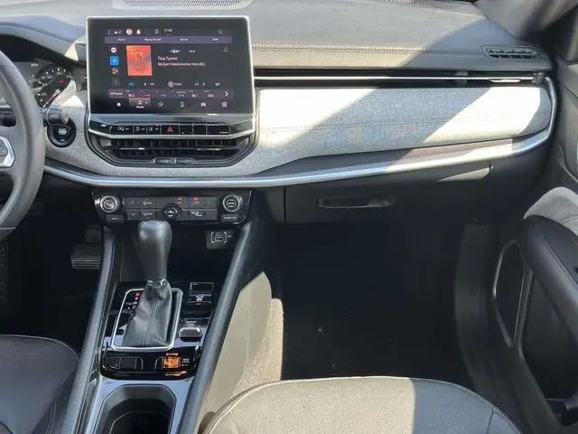 2023 Jeep Compass Latitude Lux FWD