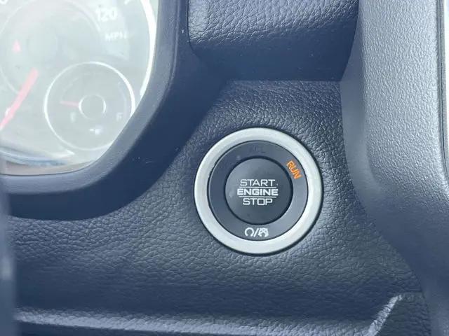 2019 Ram 1500 Big Horn/Lone Star Crew Cab 4x4 57 Box